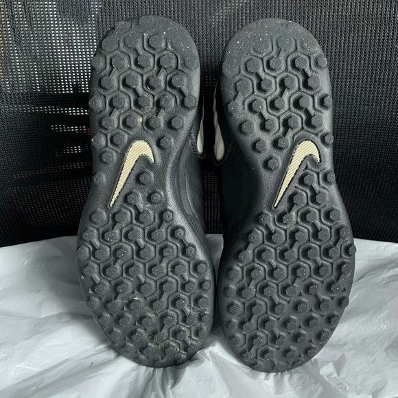 NIKE TIEMPO-X KIDS UNISEX YOUTH HARD COURT SOCCER INDOOR BLACK CLEATS TURF 2.5Y - Picture 3 of 6